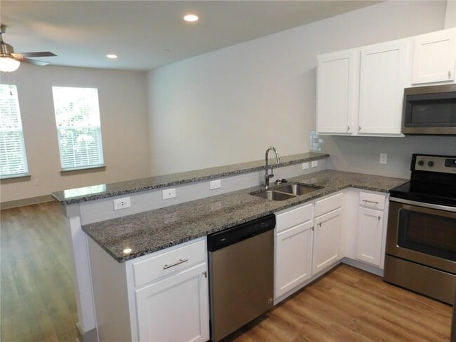 Building Photo - 12182 Abbey Glen Ln