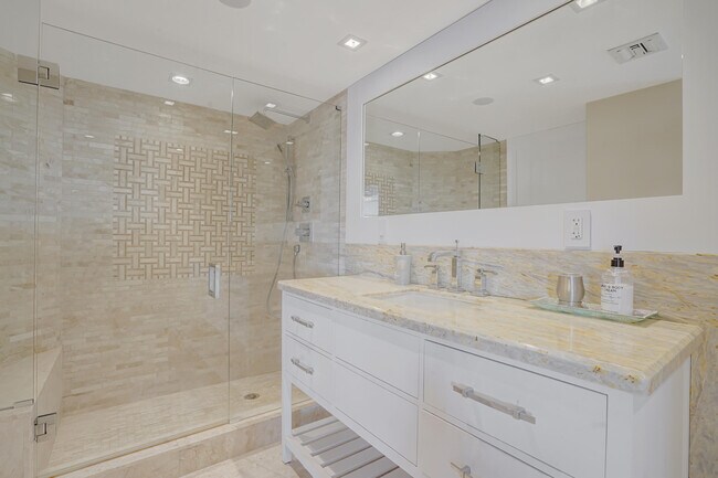 Building Photo - 550 S Ocean Blvd