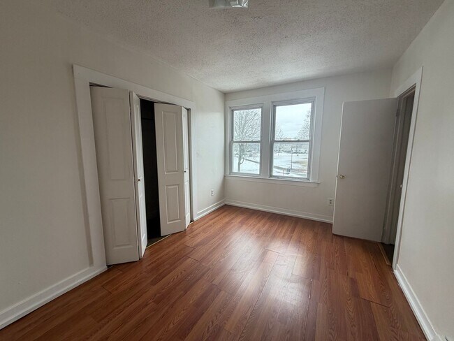 Building Photo - 57 Maltby St