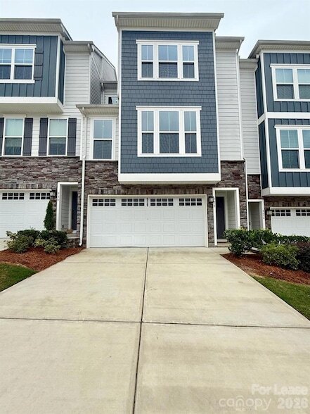Building Photo - 928 Portrush Ln