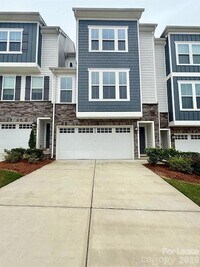 Building Photo - 928 Portrush Ln