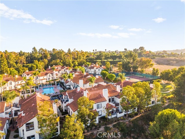 Building Photo - 15 Silver Glade Dr