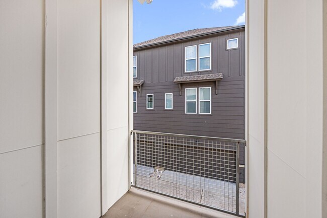 Building Photo - 1312 Heslep St