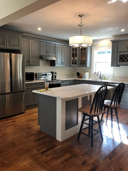 Primary Photo - 174 Park Ave