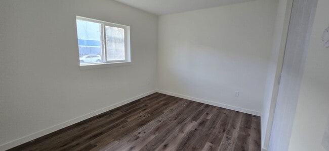 Building Photo - 2 Bedroom located minutes from JBLM