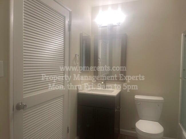 Building Photo - 8054 N El Dorado St