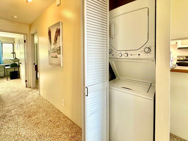 Building Photo - Furnished 2 bedroom 2 bath condo 2 assigned parking stalls