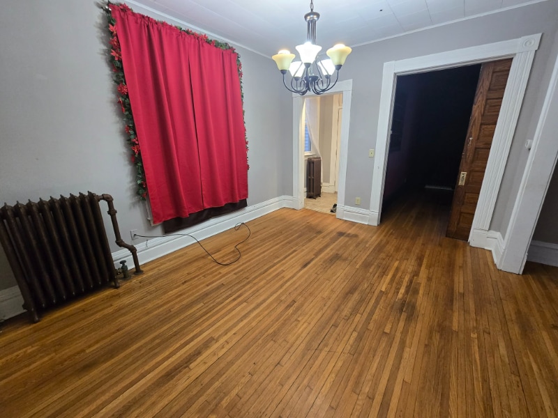 Building Photo - 994 Reaney Ave E