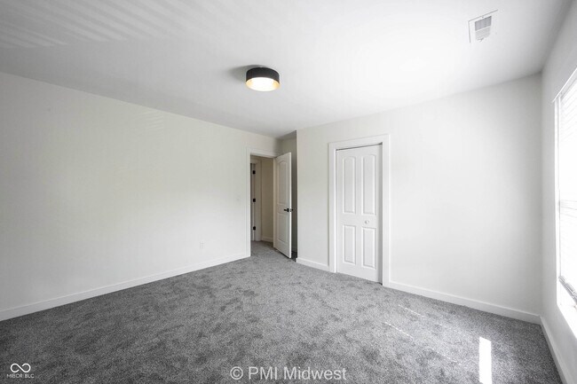 Building Photo - 426 N Bradley Ave