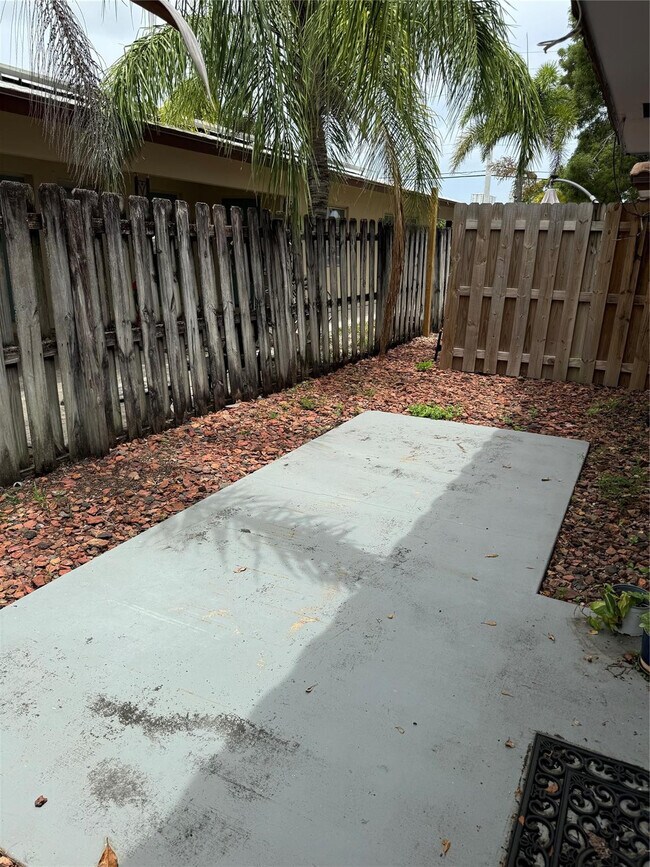 Building Photo - 315 SE 23rd Ave