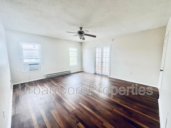 Building Photo - 1725 5th St N