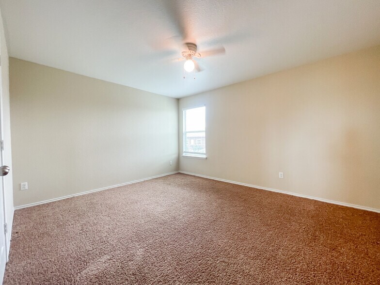 Building Photo - 11133 Gainer Dr