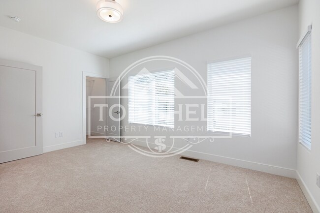 Building Photo - 1540 Millwood Pl