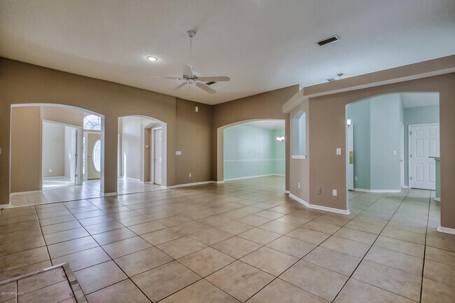 Building Photo - 442 Big Tree Rd