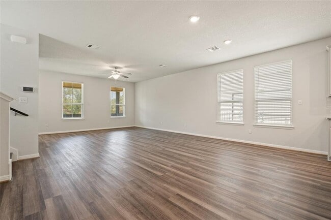 Building Photo - Big Sky Ranch 3-Bedroom/2.5 Bath - Drippin...
