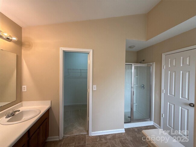 Building Photo - 13802 Plowdon Ct