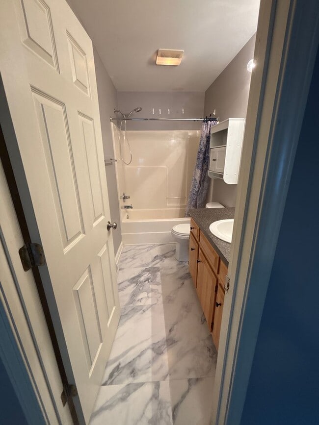 Building Photo - Your Dream Townhome Awaits