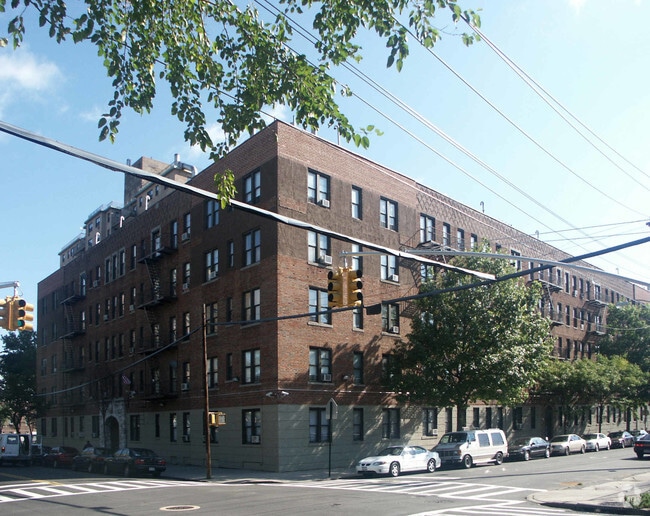 Primary Photo - 3410 Kingsbridge Ave