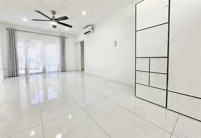 Building Photo - 7800 SW 57th Ct