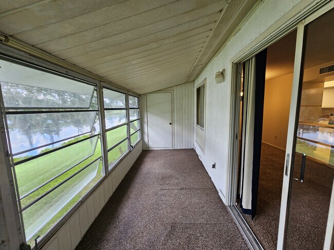 Building Photo - 593 Midway Dr
