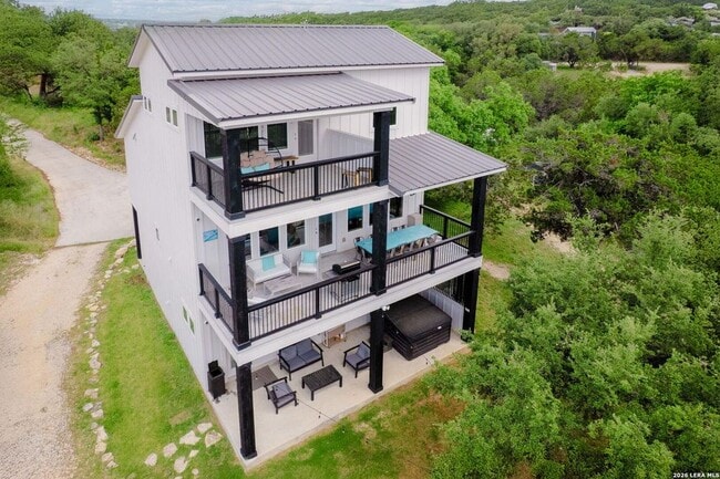 Building Photo - 2488 Waterfront Park Dr