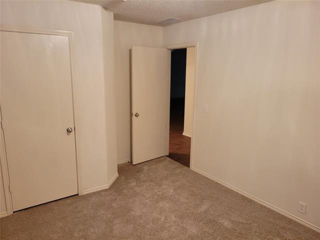 Building Photo - 703 River Run Dr