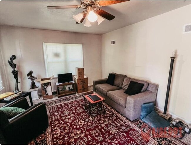 Building Photo - Hauser/Park Duplex
