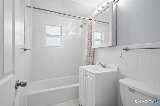 Building Photo - 38 Soundview Ave