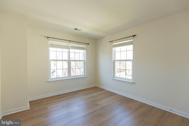 Building Photo - 341 Bullskin St