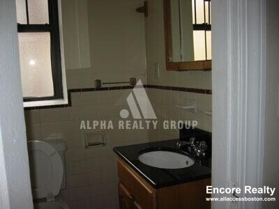 Building Photo - 58 Queensberry St