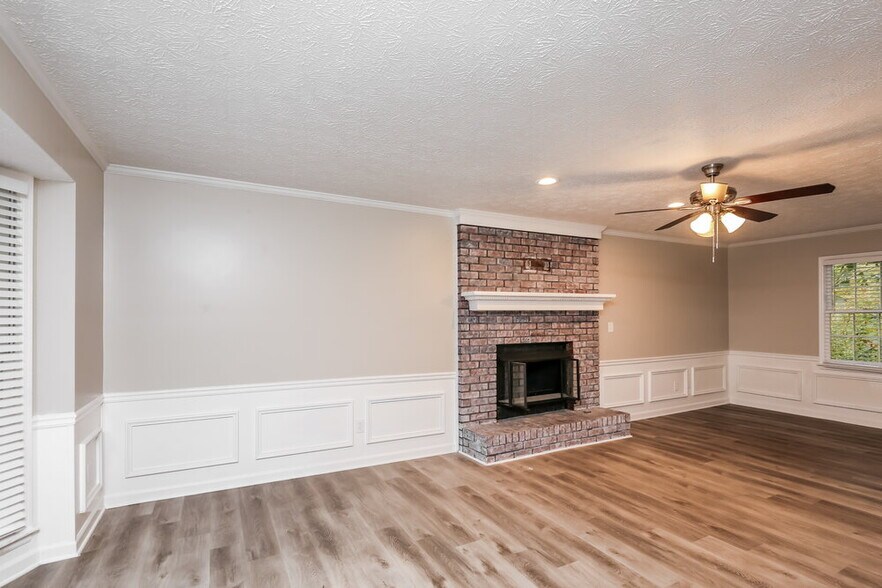 Building Photo - 3881 Wintergreen Ct