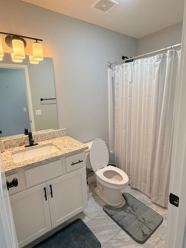 Building Photo - Fully Furnished 3 Bed / 2 Bath Home in Nixa