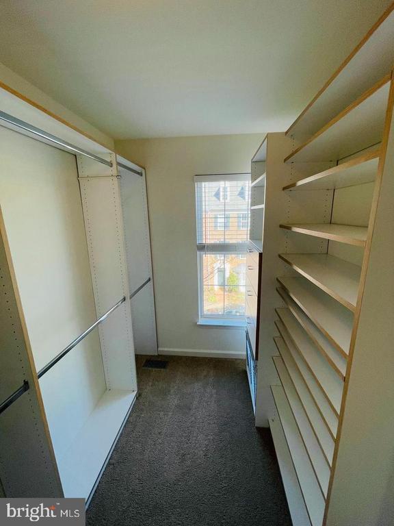 Building Photo - 708 Scarburgh Way