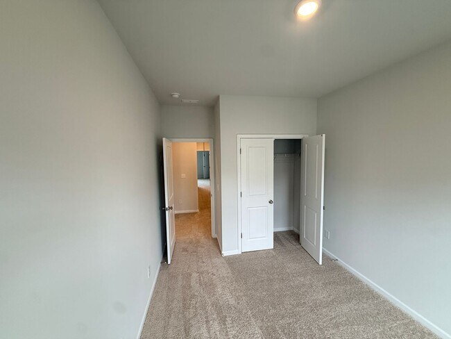 Building Photo - 3009 Kingsfield Rd