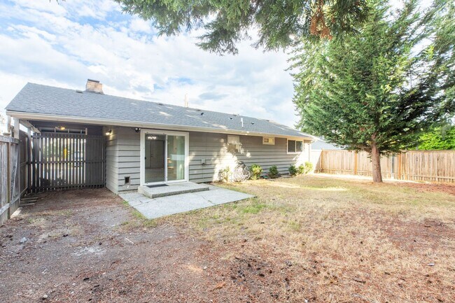 Building Photo - 8024 Florida Dr