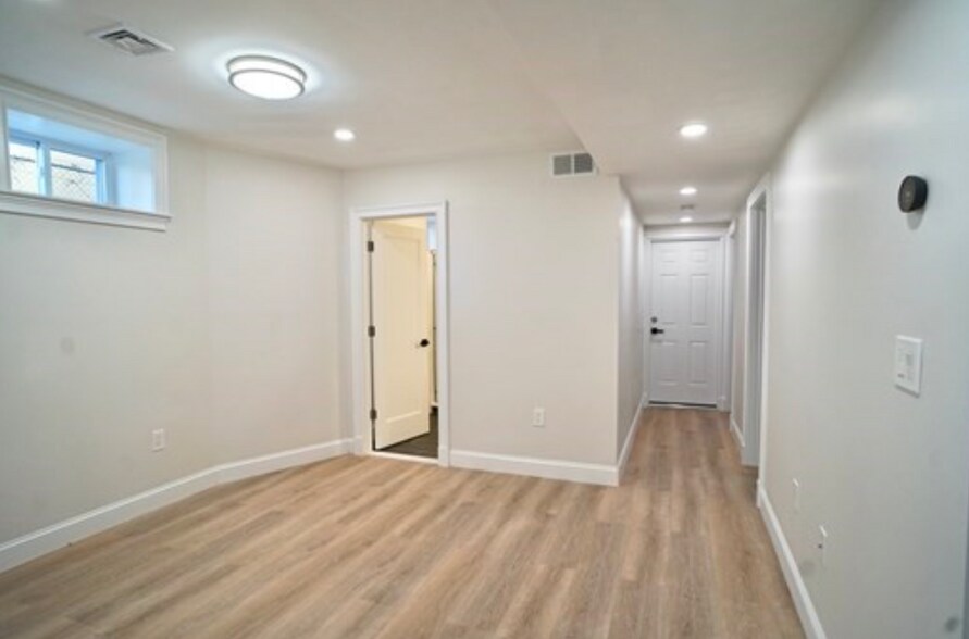 Building Photo - 75 Wareham St