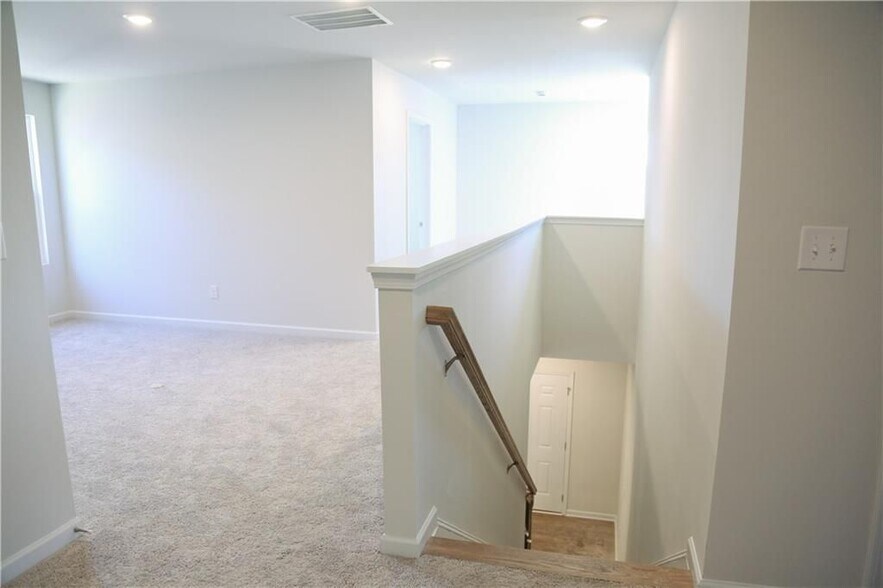 Building Photo - 19 Springwood Ln