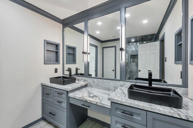 Building Photo - 18 N Star Ridge Cir