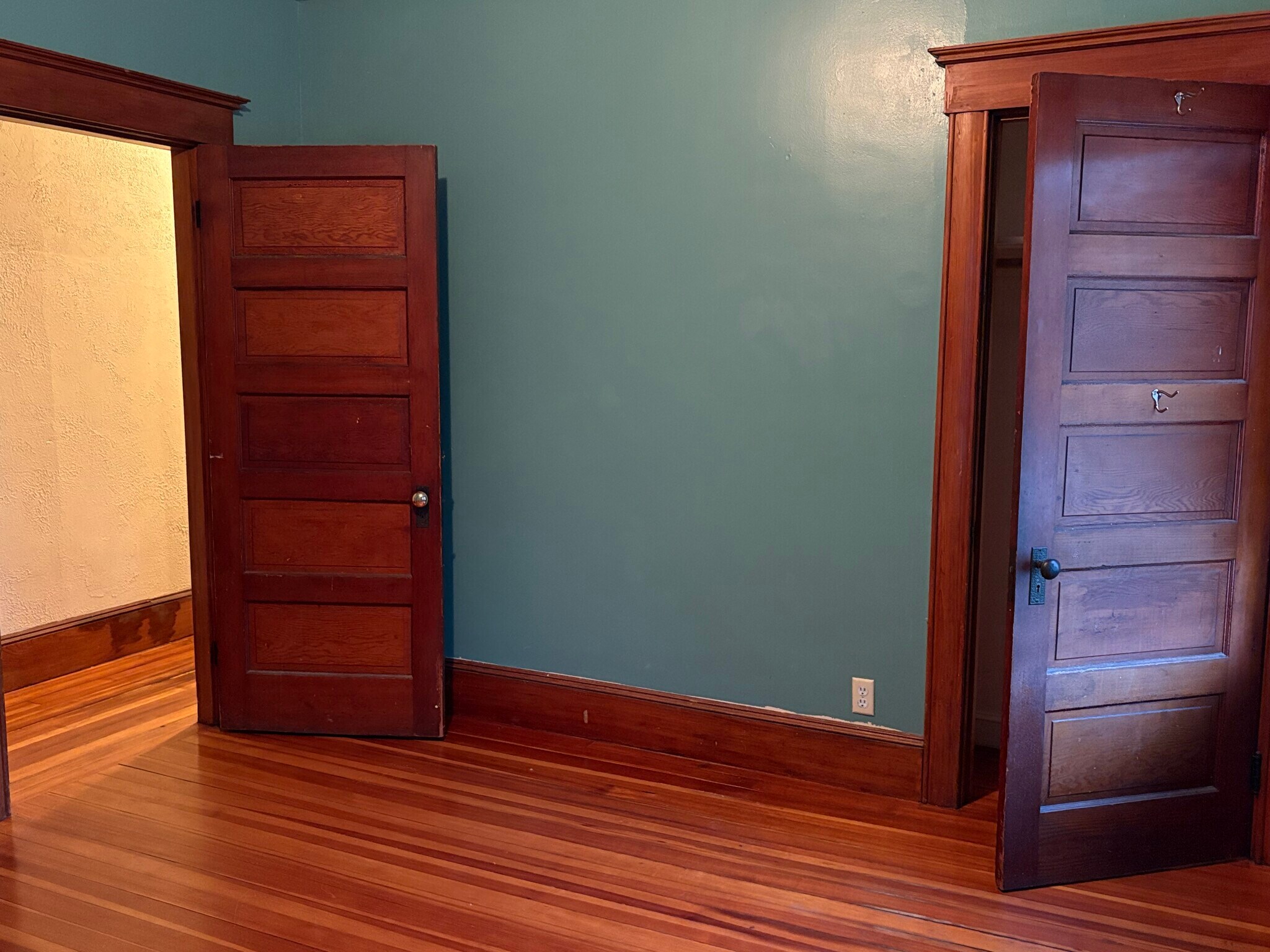 Building Photo - 86 Pleasant St