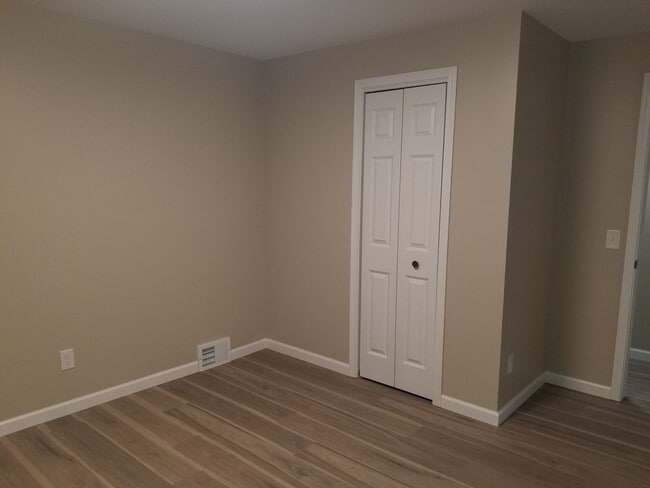 Building Photo - Gorgeous, Fully Upgraded/Renovated from to...
