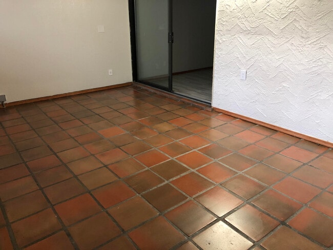 Building Photo - 730 Resler Dr