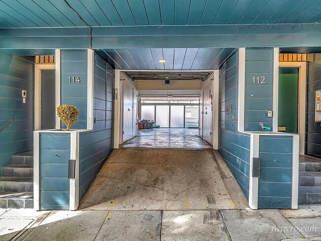 Building Photo - 112 Pfeiffer St