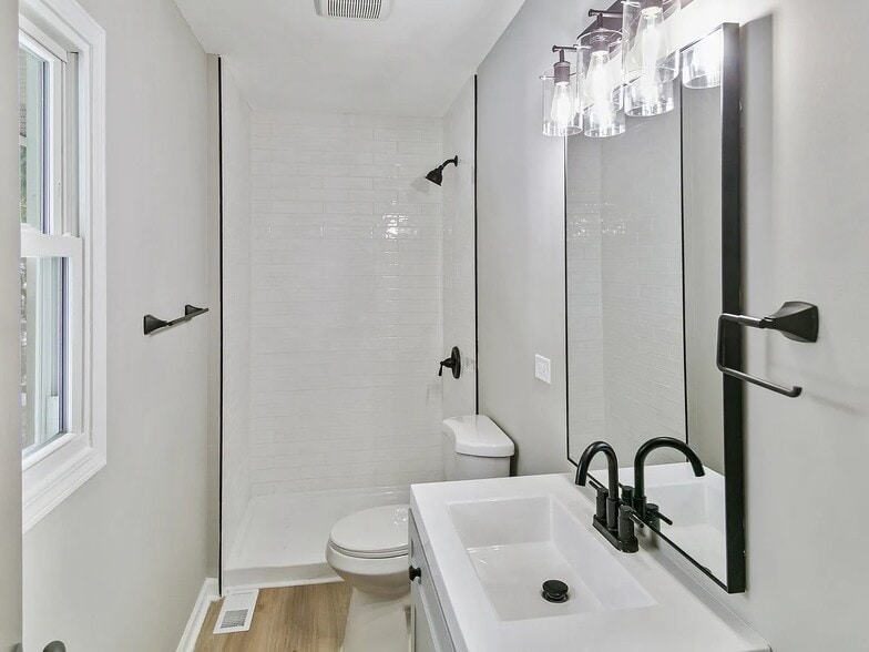 Building Photo - 574 Cochise Pl