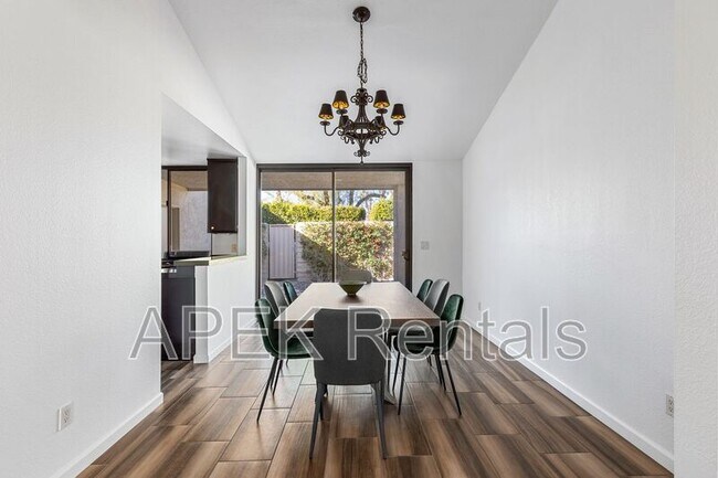 Building Photo - 2842 Sundance Cir W