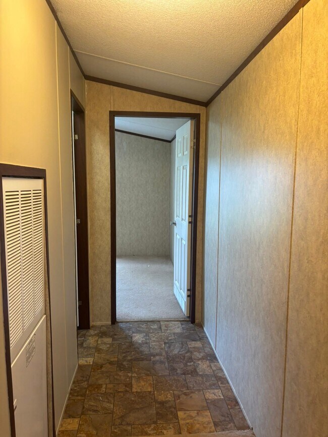 Building Photo - 294 Wilson Bridge Rd