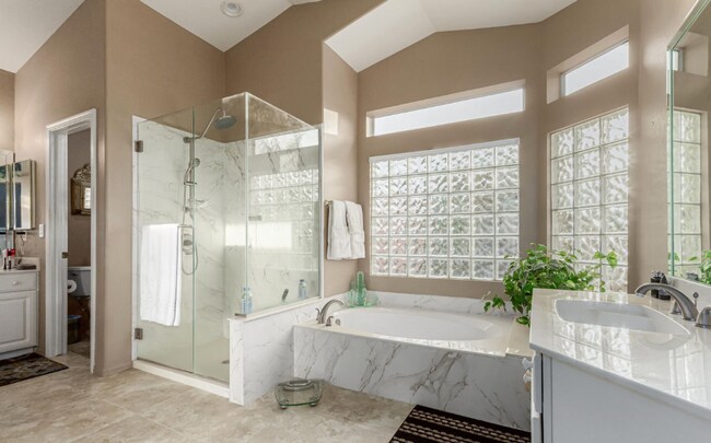 Building Photo - Space, Comfort, and a Neighborhood You’ll ...
