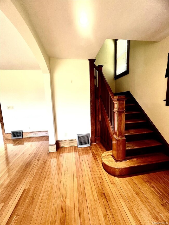 Building Photo - 950 NY-17M