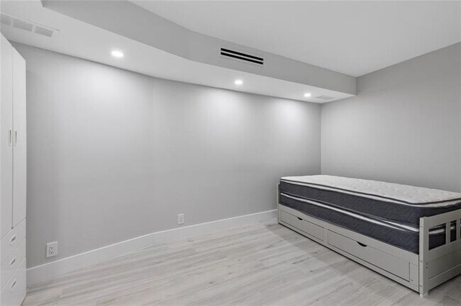 Building Photo - 4100 Galt Ocean Dr