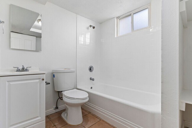 Building Photo - 443 Dorothea Way