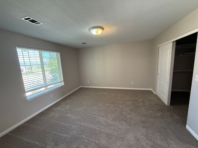 Building Photo - 3 bedroom home in Longmont